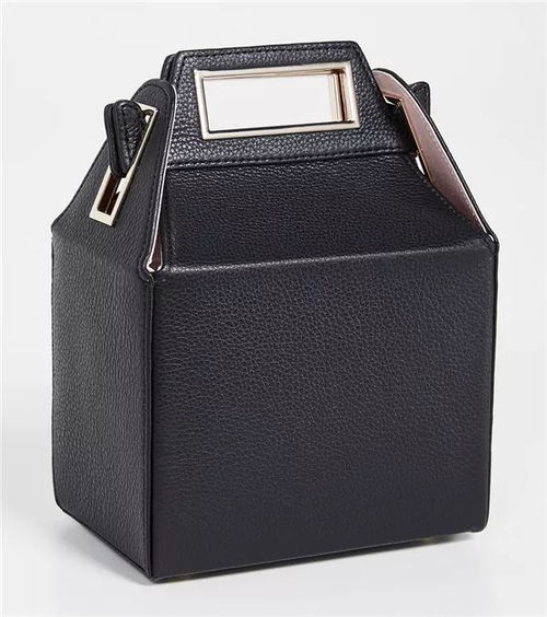 從高圓圓趙又廷的穿搭變遷看明星返鄉(xiāng)風(fēng)潮 時(shí)尚距離感與接地氣的博弈